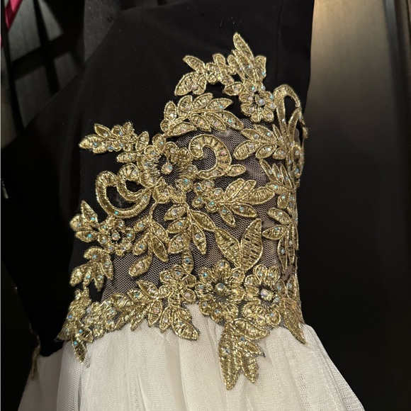 Blondie Nights by Stacy Sklar Spaghetti Strap Short Formal Dress. Juniors Sz 7 - Picture 3 of 6